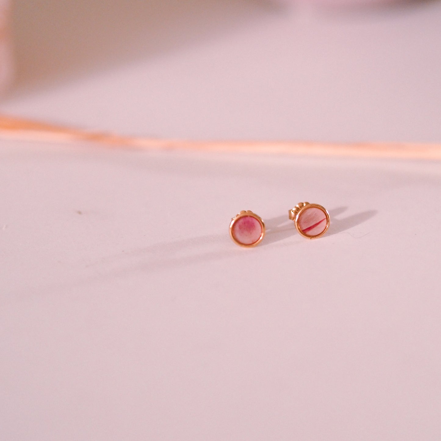 "Garden Love" - Ohrstecker mit echten Blüten, 14k Goldfilled, 8mm