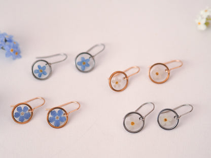 „Forget-Me-Not“ - Ohrringe mit echten Vergissmeinnicht, Edelstahl