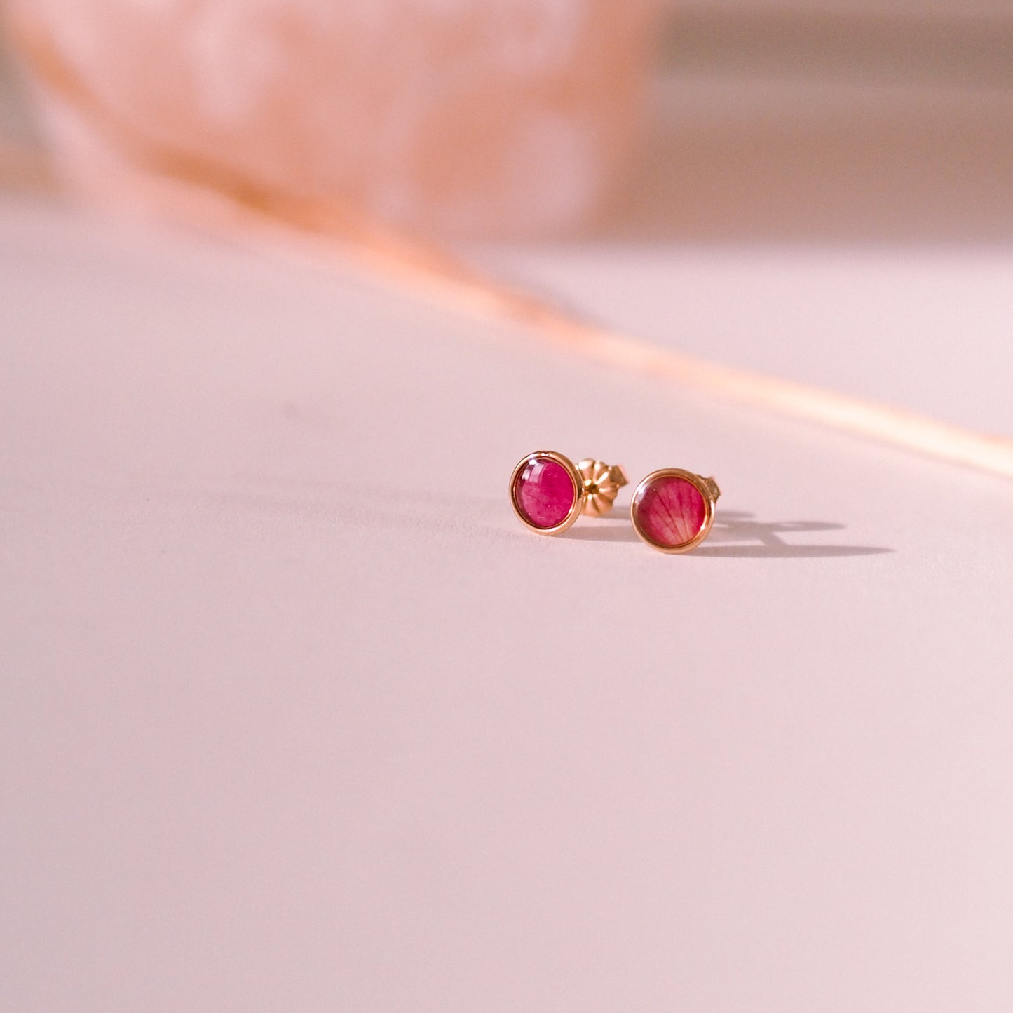 "Garden Love" - Ohrstecker mit echten Blüten, 14k Goldfilled, 8mm