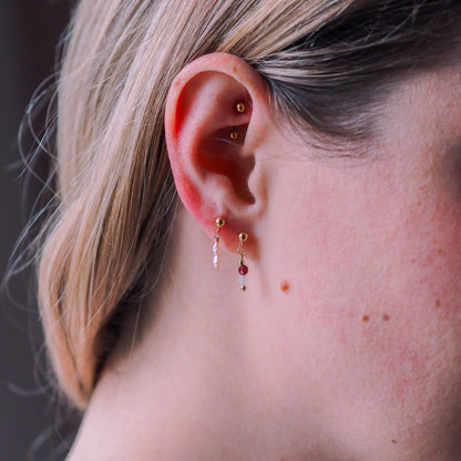 "Pearl Drop" - Ohrringe mit kleinen Süßwasserperlen, 14k Goldfilled