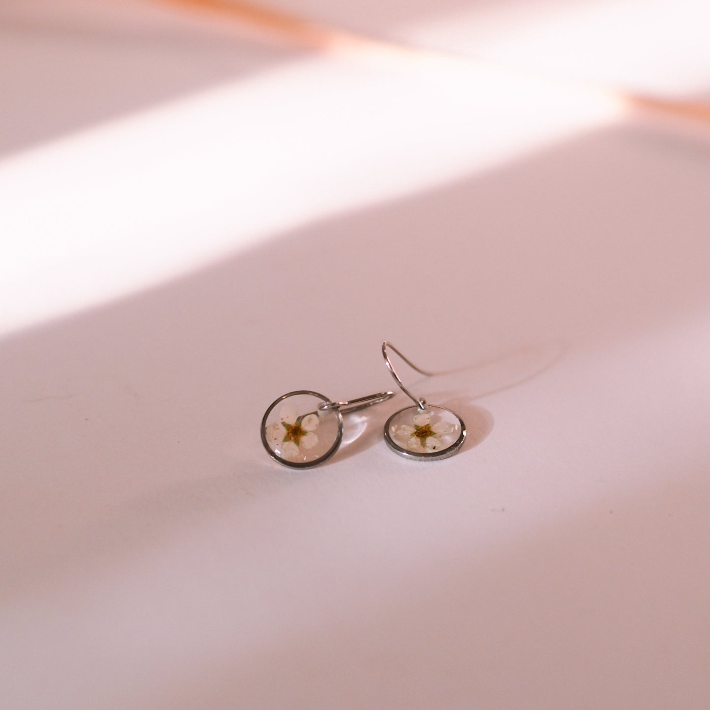 „Faye“ - Ohrringe mit echter Prachtspiere, Edelstahl