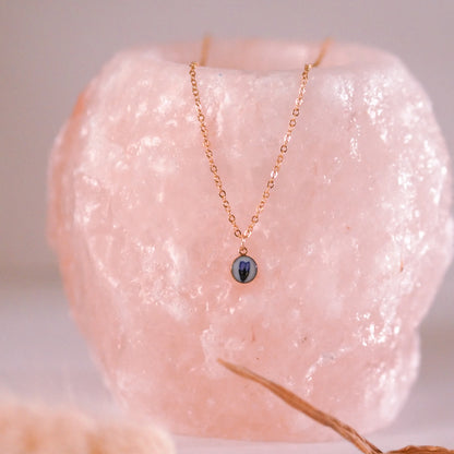 „Forget-Me-Not“ - feine Halskette mit echten Vergissmeinnicht, Anhänger 6mm, 14k Goldfilled