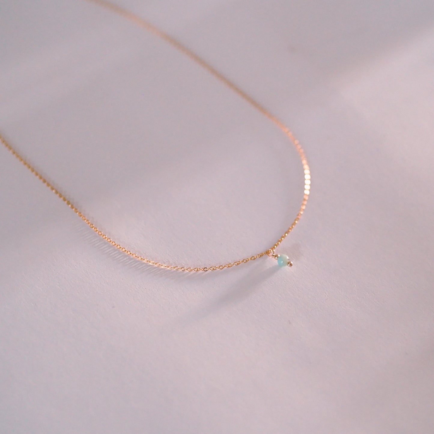 "Mare" - zarte Halskette mit Larimar Anhänger, 14k Goldfilled