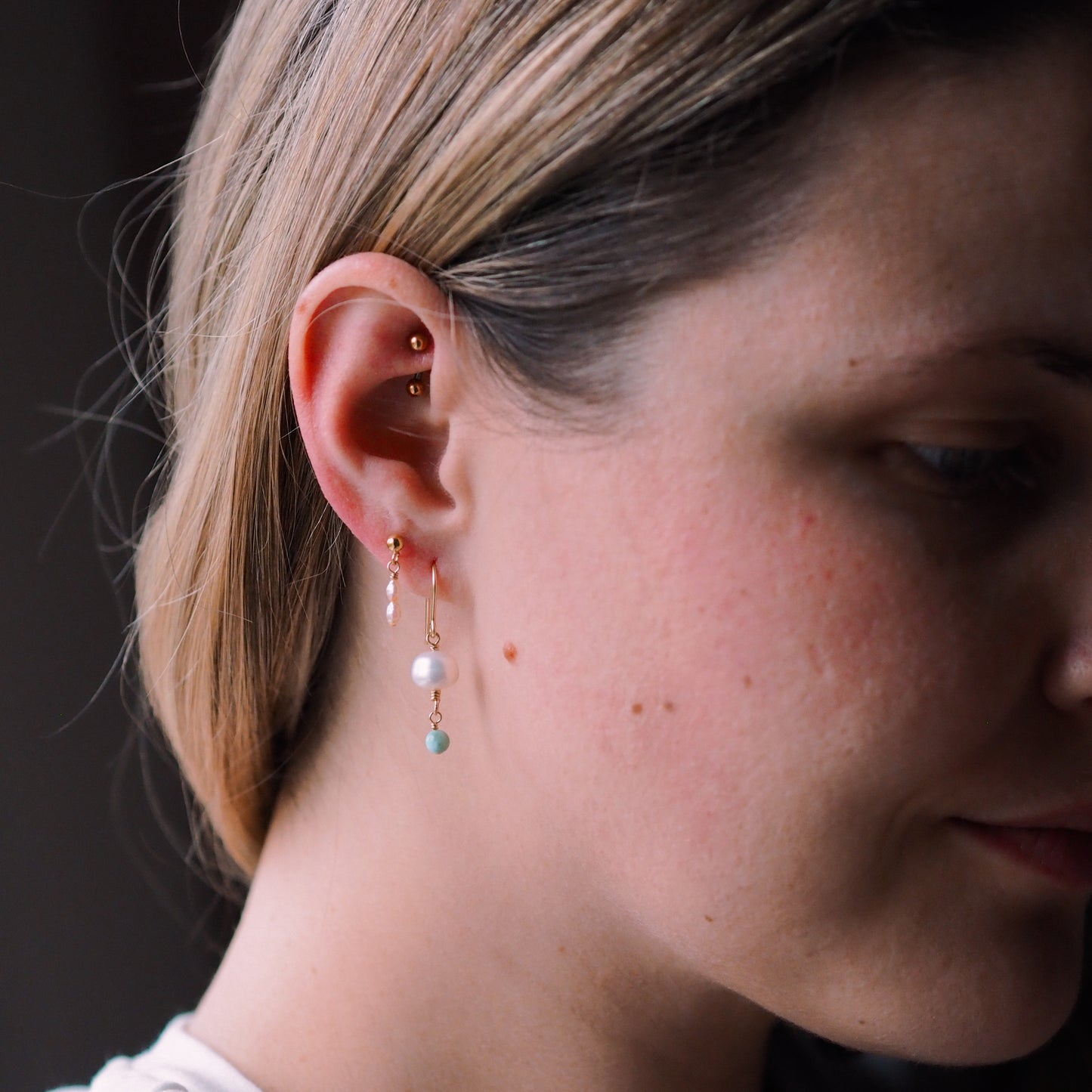 "Oh Mare" - Ohrringe mit Larimar und Süßwasserperle, 14k Goldfilled