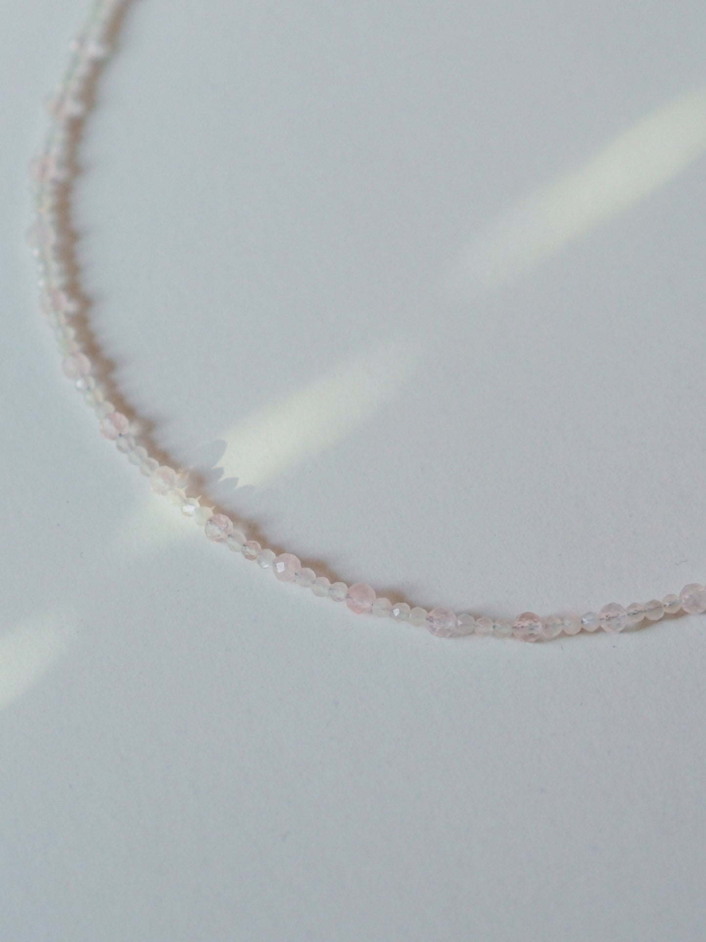 "Moon Love" - Rosenquarz & Mondstein Halskette, 14k Goldfilled