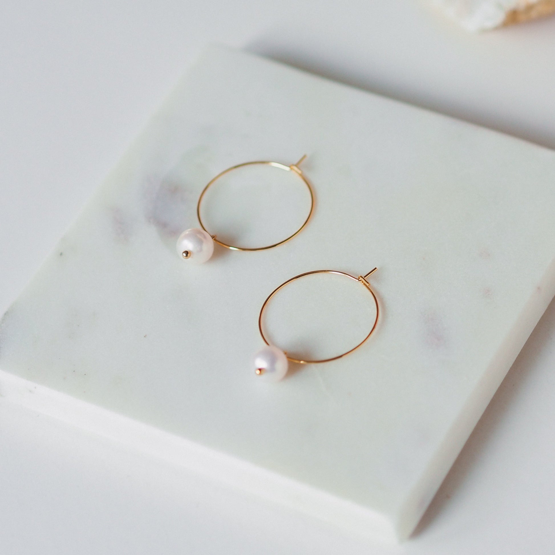 Pia Perlen Creolen gold weiß